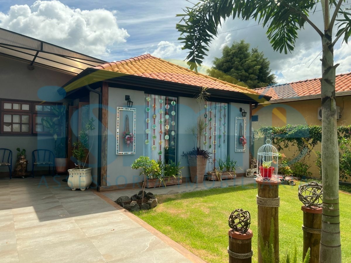 Chácara à venda com 4 quartos, 250m² - Foto 1