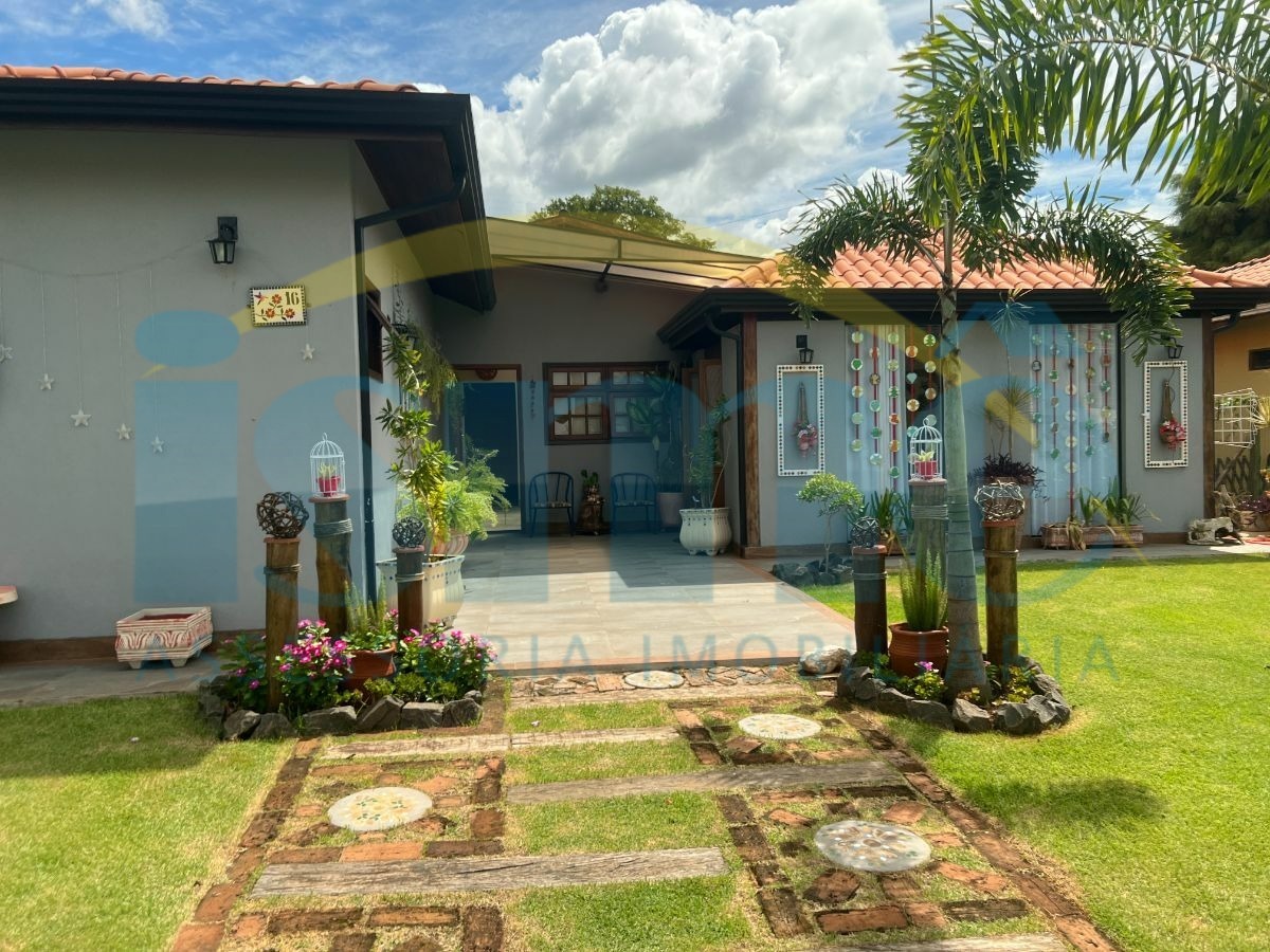Chácara à venda com 4 quartos, 250m² - Foto 2