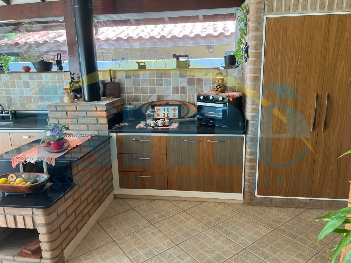 Chácara à venda com 4 quartos, 250m² - Foto 24